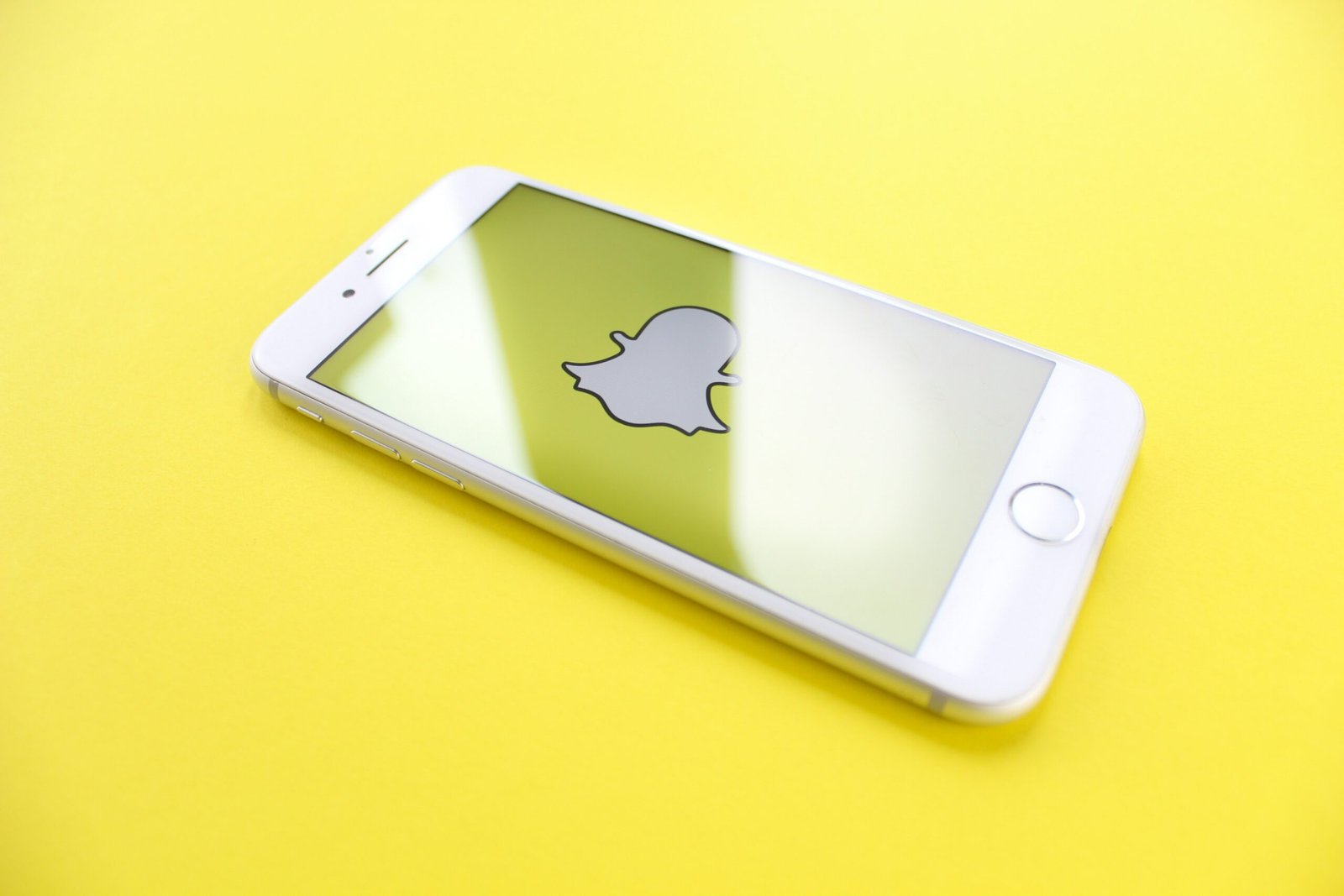 Does Downloading Snapchat Data Show Messages?